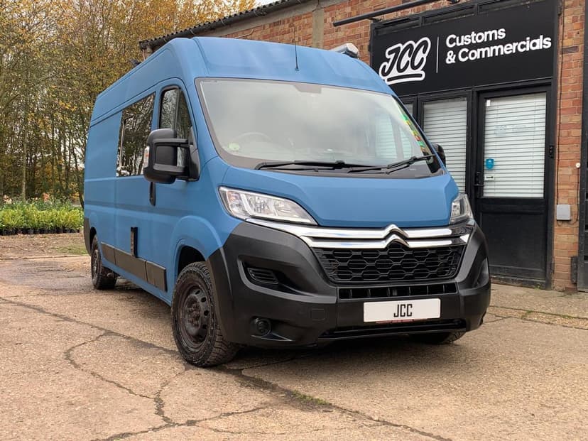 VW Crafter transformation 9